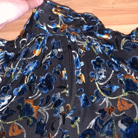 French Connection Avery Velvet Keyhole Burnout Top Size XS - Picture 7 of 12